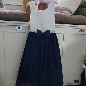 Couture Princess Elegant Navy and White Kids Formal Dress Size 6/7 kdr3